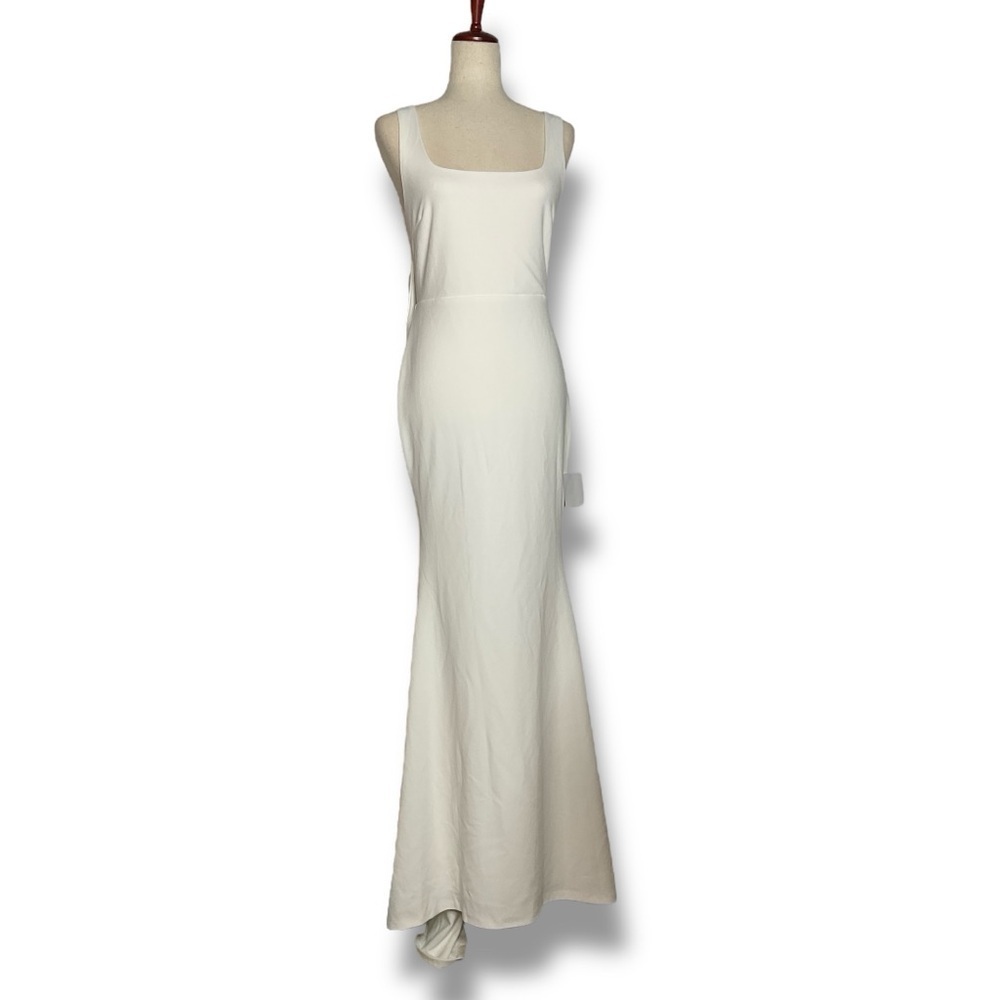 Lulu’s Winter White Square Neck Scoop Back Bow Train Wedding Gown Size Medium